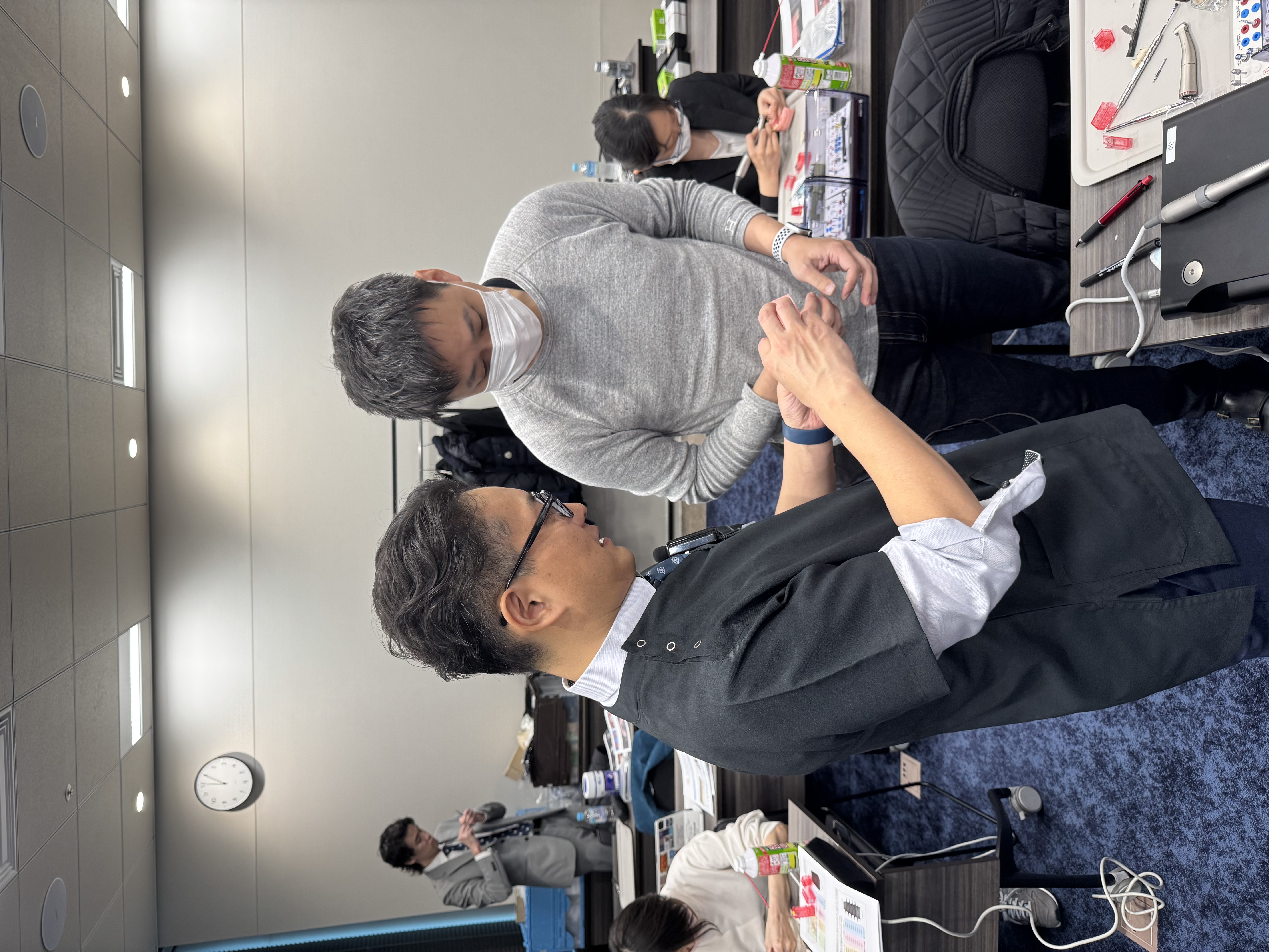 インプラントセミナーのインストラクターとして参加